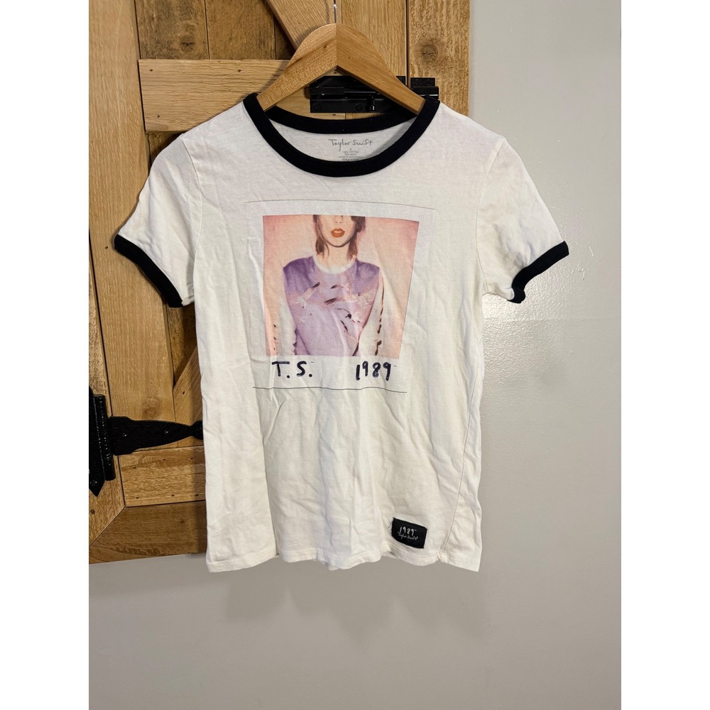 Taylor Swift 1989 World Tour Ringer T-Shirt White Black Graphic Tee Small 014